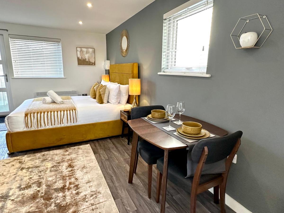A Cozy Hideaway With Balcony - Close To Beach Bournemouth Luaran gambar